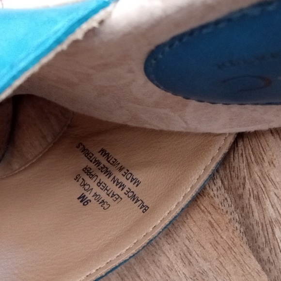 Boc Women's Floral Wedge Sandals - Picture 5 of 11